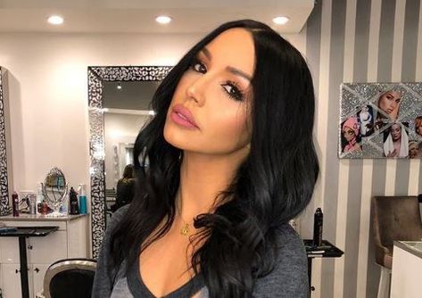 Jax Taylor is speaking out about why he thinks Scheana Marie Shay can't find the right man. It seems like it could be her own fault. The Goal Sabrina James, Scheana Shay Style, Schena Shay Hair, Shay Sullivan Hair Bangs, Scheana Shay Hair, Scheana Marie, Vanderpump Rules, Reality Tv Stars, The Right Man