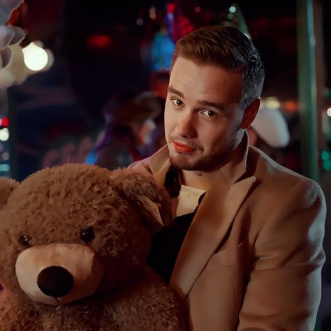 Liam Payne With Bear, Bear Payne, Celebrities Crush, Rip Liam, One Direction Photos, Liam James, We Missed You, Fifth Harmony, G Dragon