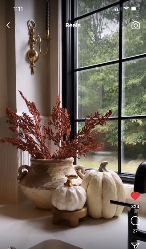 Spanish Fall Decor, European Fall Decor, Parisian Fall Decor, Timeless Fall Decor, Classy Fall Decor, Moody Fall Decor, Cottage Fall Decor, Fall Decor 2023, Fall Decor Crafts