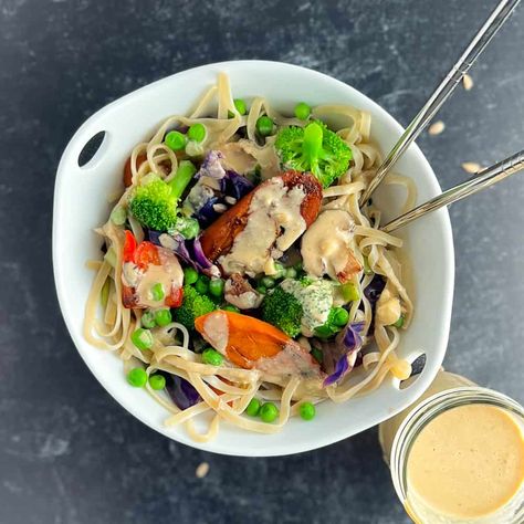 Veggie Stir Fry With Noodles, Stir Fry With Noodles, Daniel Fast Diet, Daniel Fast Meal Plan, Veggie Stir Fry Recipes, Brown Rice Noodles, Daniel Fast Recipes, Spicy Peanut Sauce, Cornish Hens