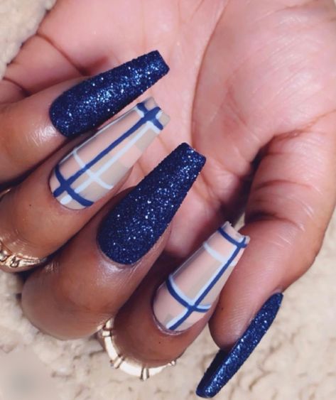 Cute Nails Winter, Blue Plaid Nails, Nails Plaid, Blue Press On Nails, Plaid Nail Designs, Blue Ombre Nails, Blue Glitter Nails, Estilo Swag, Sassy Nails