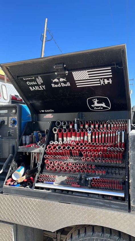 Tool Trailer, Truck Tool Box Organization, Truck Toolbox Organization, Mechanics Service Truck, Work Truck Storage, Mechanic Tool Box, Diy Mechanics, Truck Mechanic, Trailer Organization