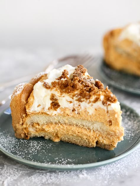 Pumpkin Tiramisu. It's a pie. It's a cake. It's delish | foodiecrush.com Pumpkin Tiramisu, Fun Thanksgiving Desserts, Pumpkin Delight, Foodie Crush, Everything Pumpkin, Pumpkin Everything, Pumpkin Pumpkin, A Piece Of Cake, Thanksgiving Desserts