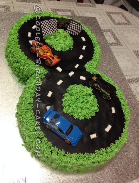 Awesome DIY Birthday Cake Ideas for the Homemade Cake Decorating Enthusiast Race Track Cake, Race Car Cakes, 8th Birthday Cake, Cars Birthday Cake, Hot Wheels Birthday, 4th Birthday Cakes, 3rd Birthday Cakes, Happy 4th Birthday, Race Car Birthday