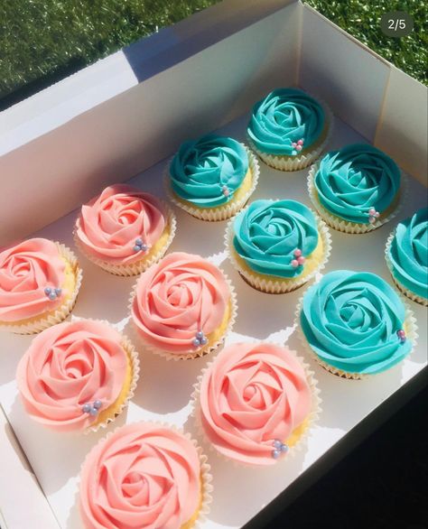 Gender Reveal Cupcake Ideas, Gender Reveal Treats, 2nd Pregnancy Announcement, Baby Reveal Cupcakes, Ideas For Gender Reveal, 2nd Pregnancy, Gender Reveal Cupcakes, Announcement Photoshoot, Baby Announcement Photoshoot