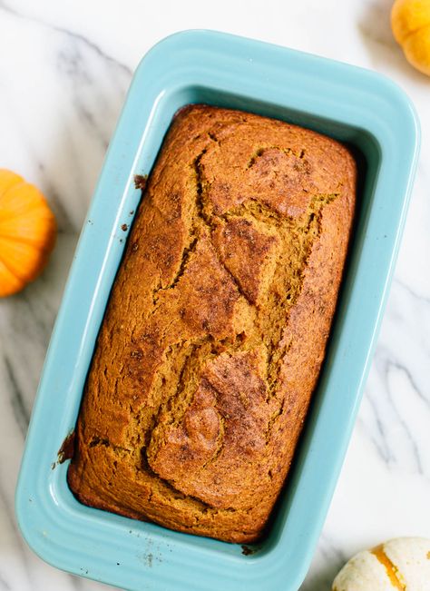 Healthy, naturally sweetened pumpkin bread made with coconut oil and whole wheat flour! It's my favorite. cookieandkate.com Pumpkin Bread Recipe Healthy, Healthy Pumpkin Bread, Pumpkin Loaf, Pumpkin Bread Recipe, Healthy Pumpkin, Whole Wheat Flour, Pumpkin Bread, Food Trucks, Whole Wheat