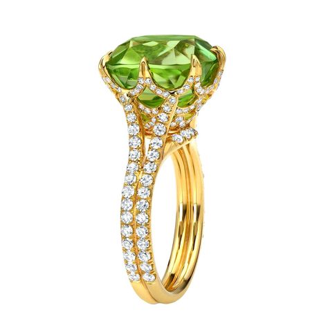 Vintage Cocktail Ring, Peridot Jewelry, Peridot Ring, Couture Jewelry, Fabulous Jewelry, Bling Rings, Exquisite Jewelry, Cocktail Ring, Estate Jewelry