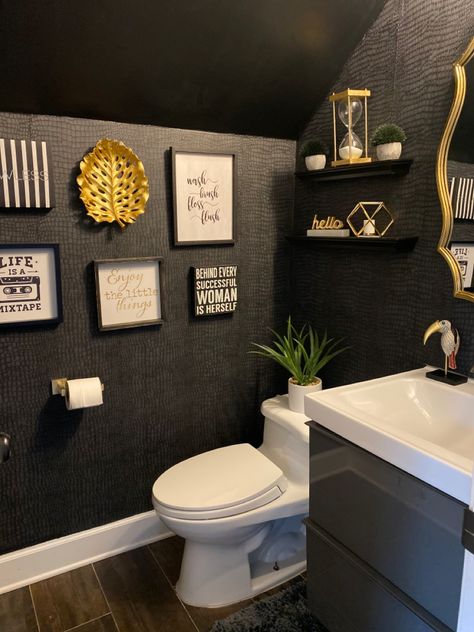 Dramatic powder room Small Glam Bathroom, Reptile Wallpaper, Small Powder Bathroom, Dramatic Powder Room, Small Powder Bathroom Ideas, Powder Bathroom Ideas, Bathroom Remodel Small Budget, Small Half Bathroom, Small Powder Room