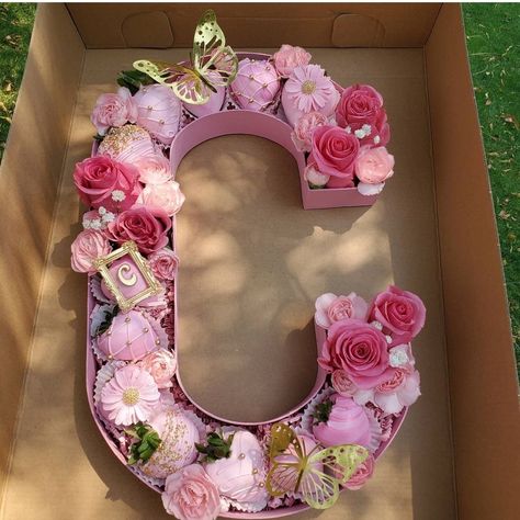 Letter Floral Arrangement, Letter Flower Arrangement, Letter Boxes, Flower Arrangements Diy, Flower Letters, Floral Letters, Covered Strawberries, Chocolate Covered Strawberries, Birthday Flowers