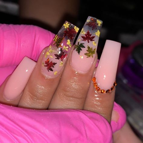 Fall Encapsulated Nails, Nail Designs With Leaves, Fall Nails With Leaves, Nayelly Nails, Nails With Leaves, Nails Encapsulated, Encapsulated Nails, Im So Excited, Ready For Fall