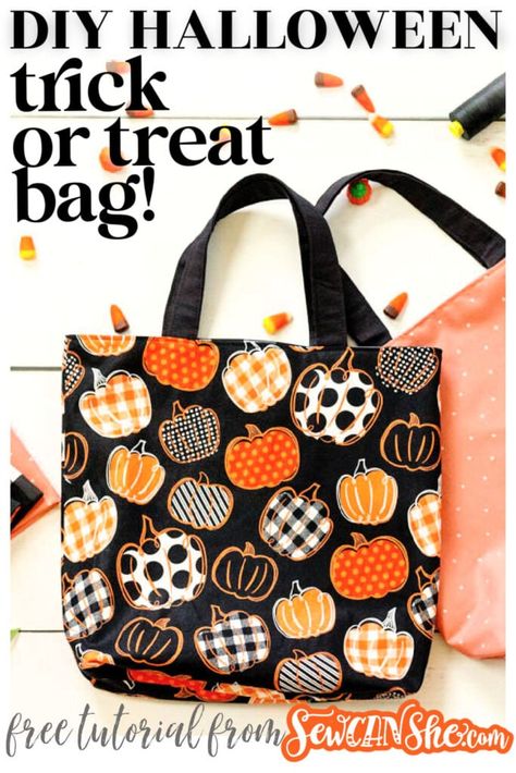 Diy Halloween Trick Or Treat Bags, Halloween Bags Diy, Halloween Treat Bags Diy, Beginner Patterns, Messenger Bag Patterns, Sew Bags, Halloween Sewing, Tote Bag Tutorial, Holiday Sewing