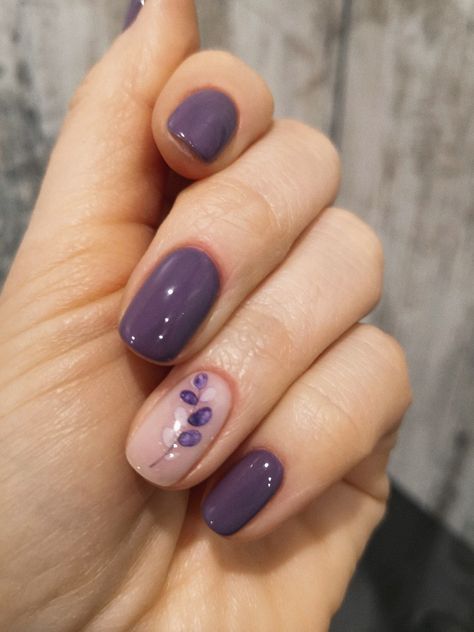 violet nails Violet Short Nails, Dark Violet Nails, Violet Nails, Modest Girly Outfits, Dark Purple Flowers, Simple Fall Nails, Purple Nail Designs, Floral Nail Designs, Dark Violet