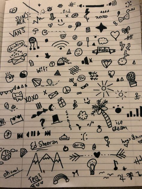 Cute Drawings In Notebook, Filler Doodles Easy, Simple Doodles On Hand, Notebook Doodles Simple, Notebook Doodles Aesthetic Simple, Cute Stuff To Draw On Your Hand, Lil Doodle Ideas, Personality Doodles, Doodles In Books Aesthetic