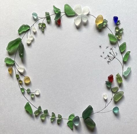 Sea Glass Plants, Easy Sea Glass Crafts, Sea Glass Crafts Ideas, Christmas Sea Glass Art, Sea Glass Projects, Seaglass Art Ideas, Sea Glass Art Ideas, Beach Glass Projects, Seaglass Crafts