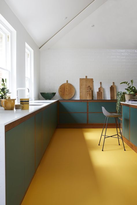 Yellow Flooring, Kitchen Decor Sets, Chef Kitchen Decor, Two Tone Kitchen, Design Room, Yellow Kitchen, Kitchen Color, Rubber Flooring, Home Interiors