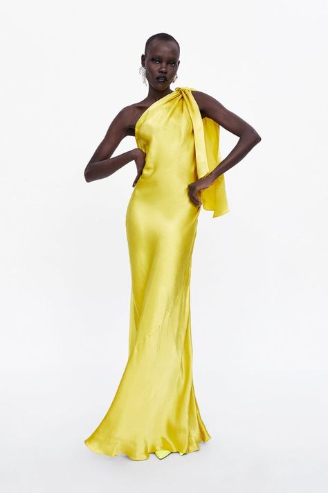 Zara Limited Edition Single Shoulder Dress Best Evening Dresses, Silk Outfits, Long Silk Dress, Luxurious Dresses, Dresses Australia, Silk Dress Long, Statement Dress, Halston Heritage, Dress Yellow