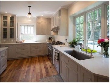 Kitchen before & after! Corner Stove, Contemporary Kitchen Remodel, Cabinets Design, Kitchen New York, Craftsman Kitchen, Kitchen Redesign, Timeless Kitchen, Kitchen Remodel Design, Tiny House Floor Plans