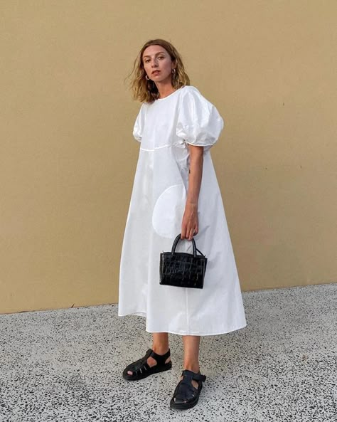 Fisherman Sandals Outfit, Popular Sandals, Pretty White Dresses, Sandals Outfit, Fisherman Sandals, Trending Sandals, Summer Capsule Wardrobe, Vogue Russia, Summer 24