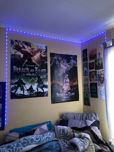 Attack On Titan Poster Wall Decor, Weeb Bedroom, Fandom Bedroom, Attack On Titan Poster, Attack On Titan Merch, Anime Bedroom Ideas, Anime Bedroom, Diy Projects For Bedroom, Girl Apartment