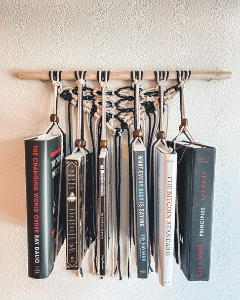 Macrame Book Shelf Diy, Macrame Hanging Book Holder, Diy Macrame Book Hanger, Macrame Bookshelf Diy, Macrame Book Shelf, Crochet Book Holder Wall, Macrame Office Decor, Macrame Book Holder Diy, Macrame Book Hanger