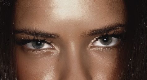 #adriana #adrianalima #eyes #grey #lashes #brows #eyebrows #brunette #eyesmakeup #eye Bushy Eyebrows Aesthetic, Adriana Lima Braids, Adriana Lima Eyebrows, Adriana Lima Eye Makeup, Adriana Lima Brown Eyes, Hunter Eyes Woman, Adriana Lima No Makeup, Low Eyebrows, Thick Eyebrows Natural