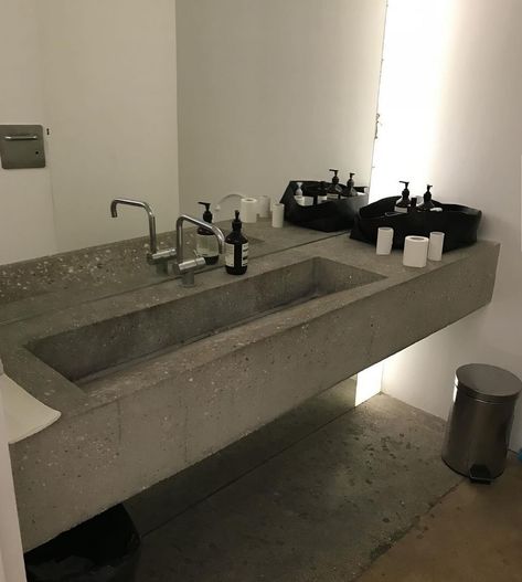 #druxiifashion #fashioninspo #interiorinspiration Ig Icon, Industrial Style Bathroom, Concrete Interiors, Concrete Bathroom, Industrial Minimalist, Concrete Sink, Waste Bin, Minimalist Interior Design, Minimalist Architecture