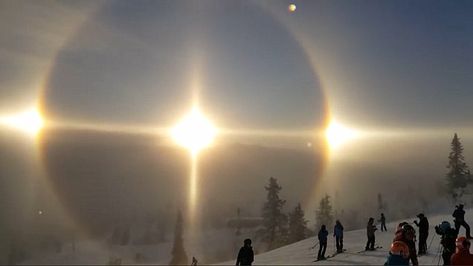 A 'Sun Halo' phenomenon was captured in Sweden. The effect is caused by a reflection of light on ice crystals in the atmosphere. Sun Dogs, Atmospheric Phenomenon, Natural Phenomena, Big Picture, Awe Inspiring, Natural Wonders, Beautiful Creatures, Astronomy, Cosmos