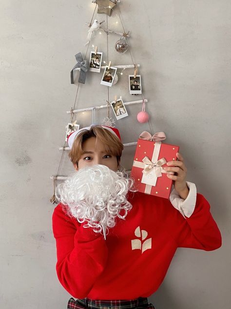 Kpop Christmas Icons Stray Kids, Skz Matching, Han Jisung Icon, Icon Christmas, New Years Hat, Stray Kids Han, Boy Icon, Bts Christmas, Christmas Pfp