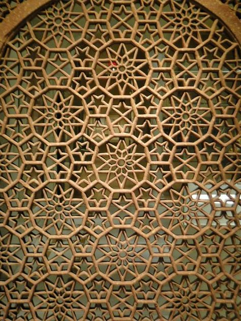 Jalis, or pierced screens, were used extensively in Indian architecture as windows, room dividers, and railings. In the course of the day, the movement of their patterns in silhouette across the floor wouid  enhance the pleasure of their intricate geometry. Tac Mahal, Aztec Prints, Jaali Design, Islamic Motifs, 1001 Nights, Mandir Design, Mughal Architecture, Mughal Empire, Street House