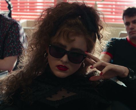 Wayfarer Frame Sunglasses of Kathryn Newton as Lisa Swallows in Lisa Frankenstein (2024) Lisa Frankenstein Pfp, Lisa Frankenstein Aesthetic, Kathryn Newton Lisa Frankenstein, Lisa Swallows, Lisa Frankenstein Creature, Lisa Frankenstein Stills, V Tv Show, Lisa Frankenstein, Black Tulle Dress