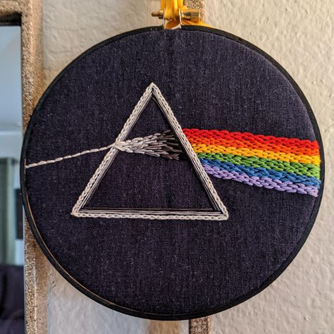 Pink Floyd Embroidery, Embroidery Easy For Beginners, Band Embroidery, Diy Embroidery Projects, Simple Hand Embroidery Patterns, Handmade Embroidery Designs, Cute Embroidery, Sewing Embroidery Designs, Hand Embroidery Art