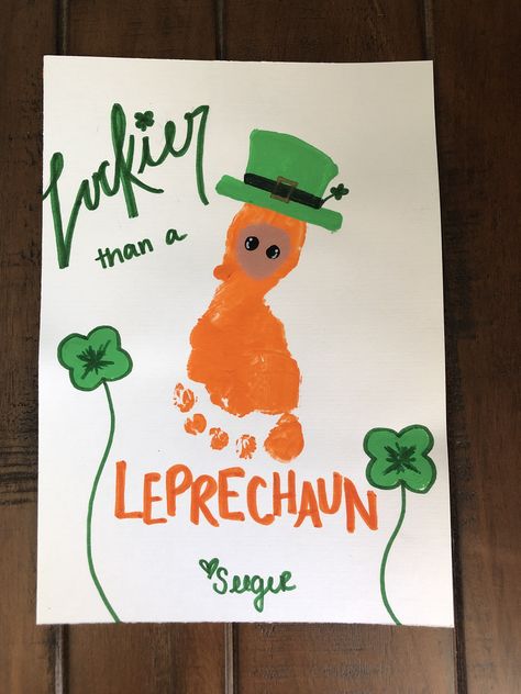 St Patrick's Day Crafts For Toddlers, Baby Footprint Crafts, Handprint Calendar, Baby Art Crafts, Saint Patricks Day Art, Nursery Crafts, March Crafts