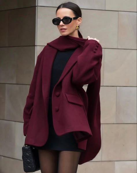 Street Style Women Fall, Burgundy Outfits, Smart Casual Women, Burgundy Outfit, Space Fashion, Clothes Korean Style, Warm Tights, Best Winter Outfits, Old Money Outfits