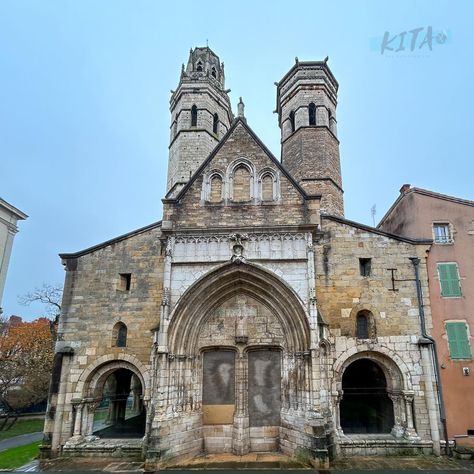 NEXT STOP 🛑 ON MY FRENCH CRUISE 🚢 was to Mâcon France 🇫🇷! 1️⃣ tip about traveling to France in November is that it isn’t as crowded (it’s off peak season) BUT it is also rainy season. So come prepared with your rain ☔️ gear. Fortunately, I was ready for the rain 🌧️ and enjoyed walking around Mâcon. SWIPE through to see some highlights from my exploration in this French 🇫🇷 town: 1️⃣ Église Saint-Pierre de Mâcon (Saint-Pierre Church ⛪️) 2️⃣ Mâcon Cathedral 3️⃣ Maison de Bois (Wooden House... France In November, Macon France, Traveling To France, French Town, Rain Gear, Rainy Season, Next Stop, Wooden House, France Travel