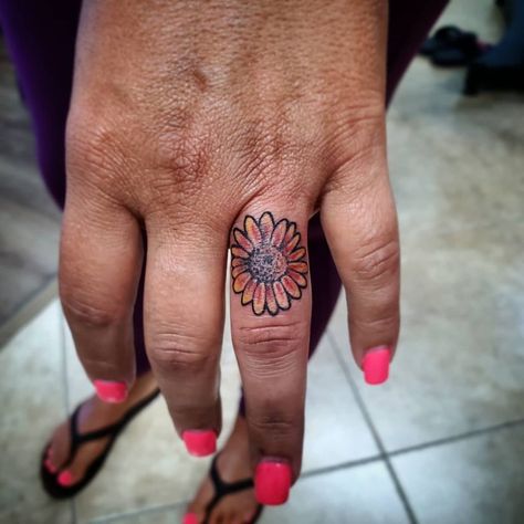 Hand Tattoos For Women Sunflower, Sunflower Tattoo On Finger, Sunflower Finger Tattoos For Women, Hand Sunflower Tattoo, Sunflower Ring Tattoo, Sunflower Elbow Tattoos For Women, Sunflower Knee Tattoo, Sunflower Hand Tattoos For Women, Ring Finger Cover Up Tattoos For Women