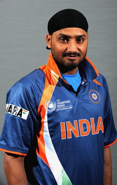 #Happy #Birthday to the famous Indian Cricketer #HarbhajanSingh: http://www.vvidia.tv/search.php?s=harbhajan%20singh&srf=1&banner=hollow-harbhajan%20singh Ashish Nehra, Save Water Poster Drawing, Harbhajan Singh, Save Water Poster, Football Logo Design, Cricket Player, 15 August Independence Day, Rama Image, Lord Rama Images