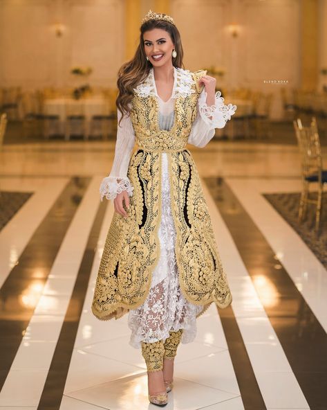 Traditional Albanian bride Albanian Wedding, Albanian Clothing, High Waisted Jeans Outfit, Girls Dress Outfits, Prom Girl Dresses, Cute Wedding Dress, Country Dresses, Sleeves Designs For Dresses, Photography Film