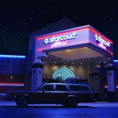 Starcourt Mall, The Mind Flayer, Mind Flayer, The Wedding Singer, Stranger Things Have Happened, Thriller Movie, 80s Aesthetic, 80s Vibes, Stranger Things Aesthetic