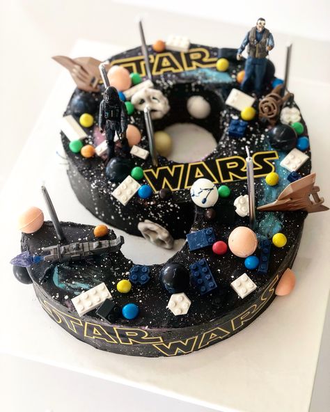 Star Wars Number Cake, Star Wars Birthday Cake, Cakes For Weddings, Number Birthday Cakes, 8th Birthday Cake, 18th Cake, London Cake, Star Wars Cake, Star Wars Birthday Party