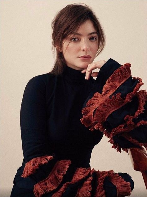 Lorde Photoshoot, Melodrama Aesthetic, Lorde Melodrama, Secret Photo, Melodrama, Dark Photography, Lorde, Attractive People, Female Singers