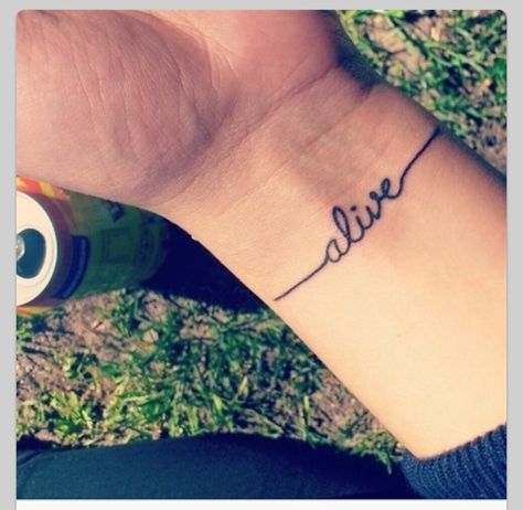 alive tattoo Alive Tattoo, Heartbeat Tattoo, Tattoo Wrist, Wrist Tattoo, Trendy Tattoos, Sleeve Tattoo, Skin Art, Piercing Tattoo, Love Tattoos