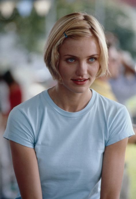 Cameron Diaz Short Hair, Cameron Diaz 90s, Cameron Diaz Hair, Hair Lob, There's Something About Mary, 90s Minimalism, Leslie Mann, Throwback Photos, Cameron Diaz