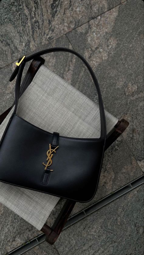 Hand Bags Designer, Everyday Bag Essentials, Bag Ysl, My Style Bags, Women's Bags By Style, Yves Saint Laurent Bags, Fancy Bags, Bags Aesthetic, Shoulder Bag Black