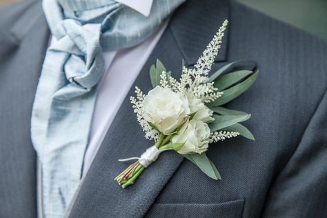 Simple white buttonhole. #weddings #wedding #weddingideasformen #groomstyle #weddingbuttonholes #buttonhole #groom #groomwear #weddinginspiration #weddingflowers #weddingflowersformen White Buttonhole, Romantic Wedding Ideas, Bridesmaid Glasses, Classic Romantic Wedding, Buttonhole Flowers, Groom Buttonholes, Boda Ideas, Button Holes Wedding, White Ranunculus