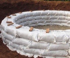 Picture of Barbed Wire Earthbag Dome, Case Sotterranee, Earth Dome, Casa Hobbit, Earth Bag Homes, Earth Bag, Dome Structure, Earthship Home, Earth Sheltered