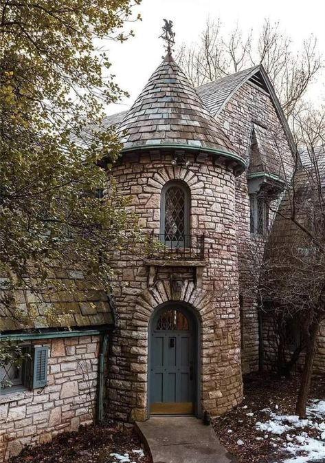 Medieval Cottage, Beautiful Settings, Alton Illinois, Small Castles, Storybook Homes, Stone Masonry, Brick Architecture, Exterior Remodel, Amazing Buildings