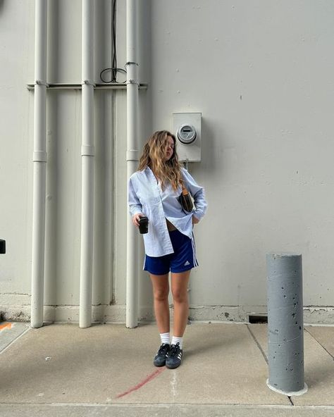 20+ Adidas Shorts Outfits That Will Make You Insta-Famous! 13 Track Shorts Outfit, Adidas Shorts Outfit, Basketball Shorts Outfit, Adidas Shorts Women, Short Adidas, Instagram Call, Look Formal, Shorts Outfits Women, Summer Shorts Outfits