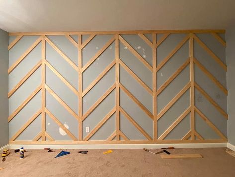 Chevron Accent Wall, Wooden Feature Wall, Wood Wall Ideas, Wall Pattern Design, Simple False Ceiling, Simple False Ceiling Design, Molding Ideas, Feature Wall Bedroom, Accent Wall Designs