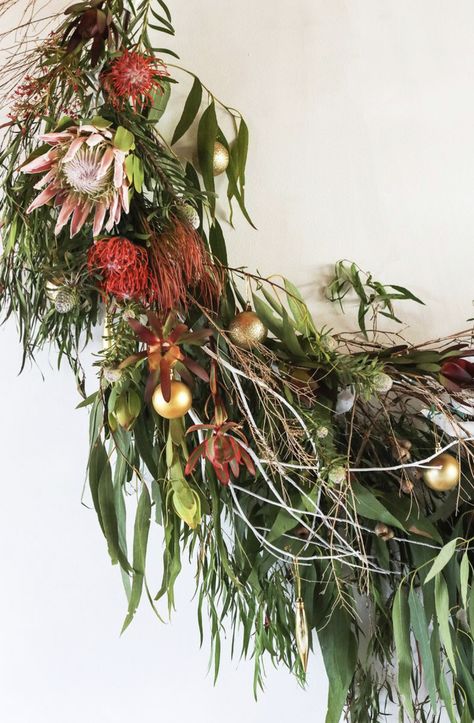 Christmas Australian Decorations, Australian Christmas Decorations, Australian Christmas Tree, Christmas Decorations Australian, Diy Christmas Photo, Christmas Reef, Xmas Inspiration, Christmas Tables, Church Christmas Decorations