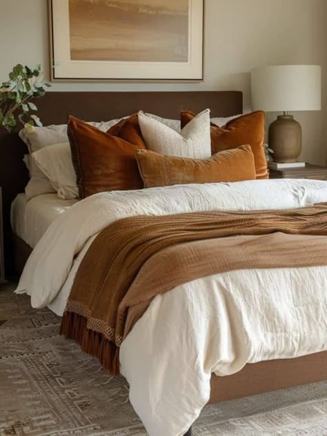 Earth Tone Bedroom, Earthy Modern, Bedroom 2024, Earthy Bedroom, Modern Farmhouse Bedroom, Guest Bedroom Ideas, Bedroom Orange, Brown Bedroom, Fall Bedroom